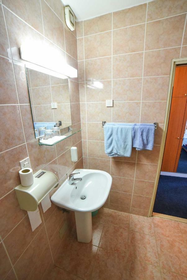 Duje Guest house 2*
