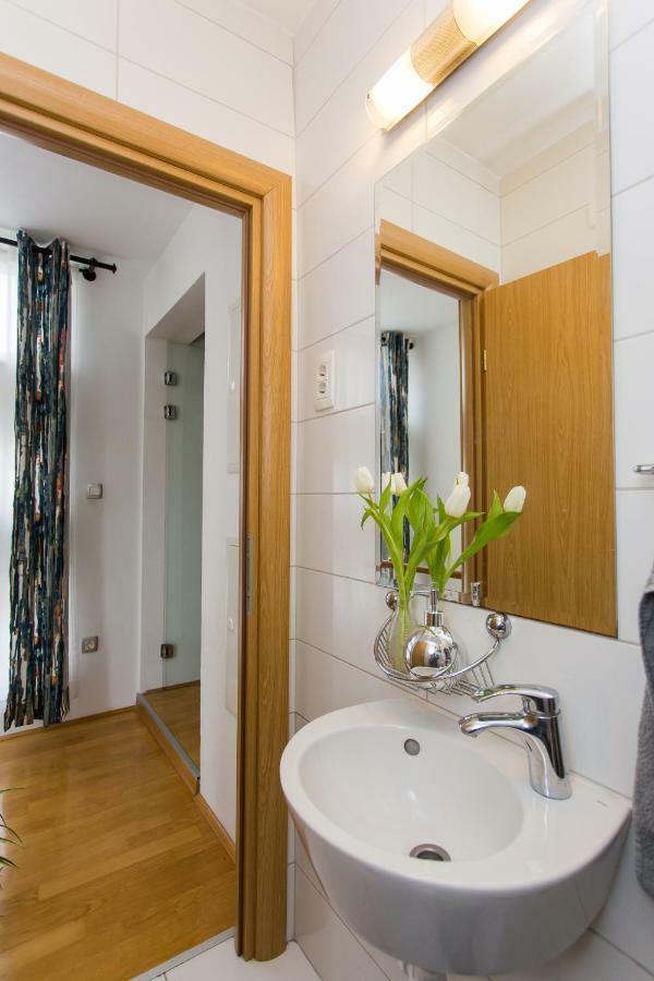 Take A Break Apartment Split