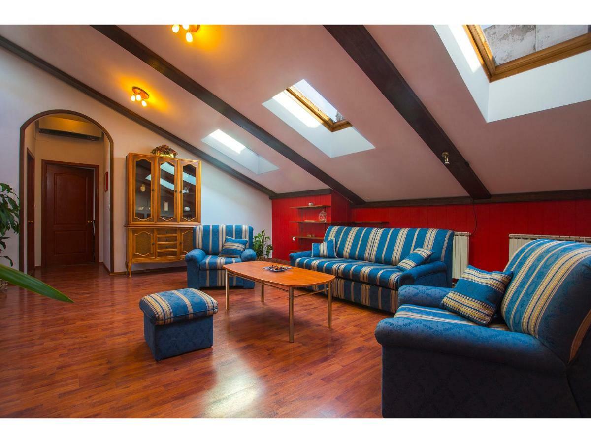 Riva Royal Lounge