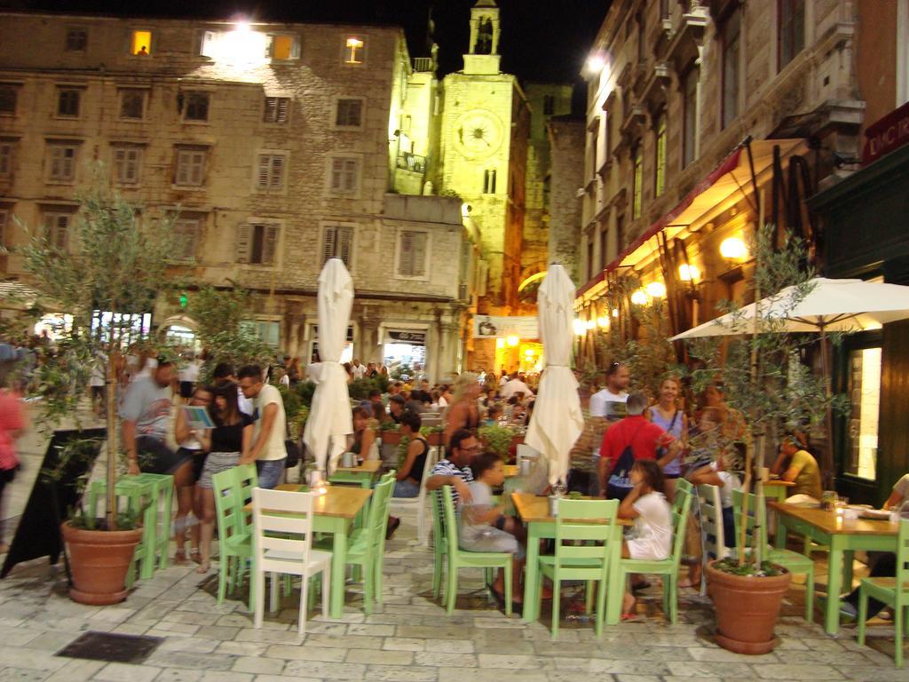 Old Town Three Bedroom Apartment Asti Mande 1 Split