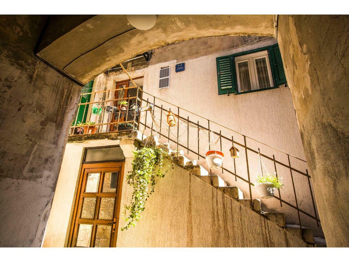Double A Apartment *