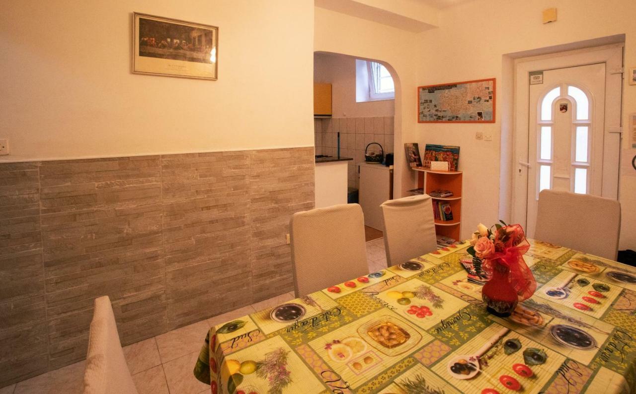 Guest House With Garden - Zuvan 3* Split