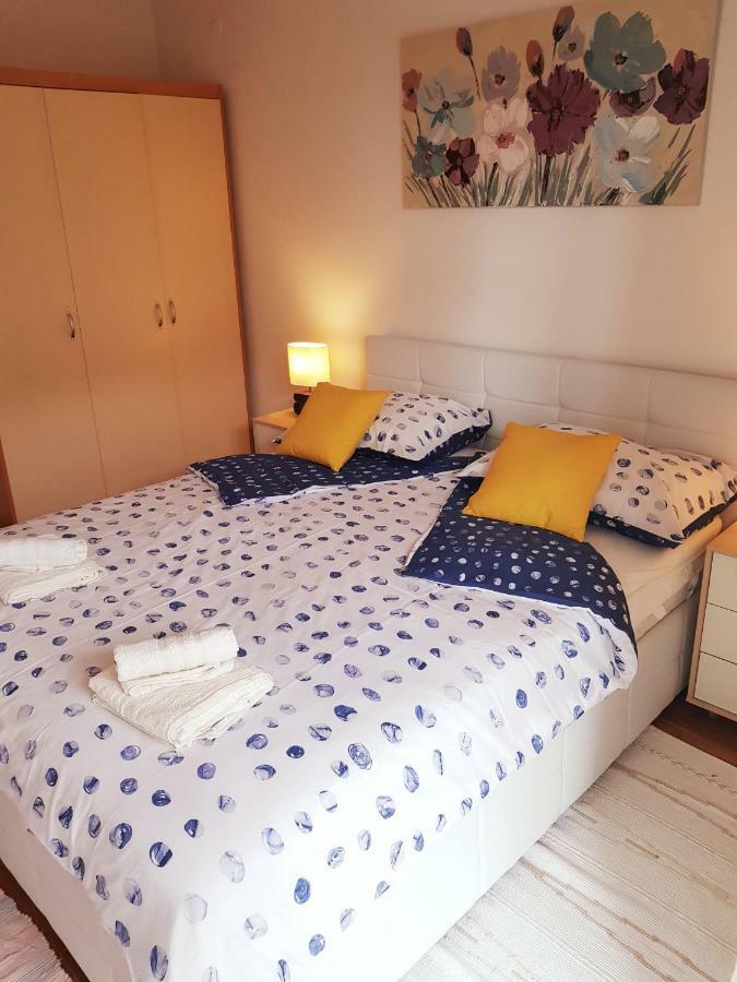 Ante Apartment *