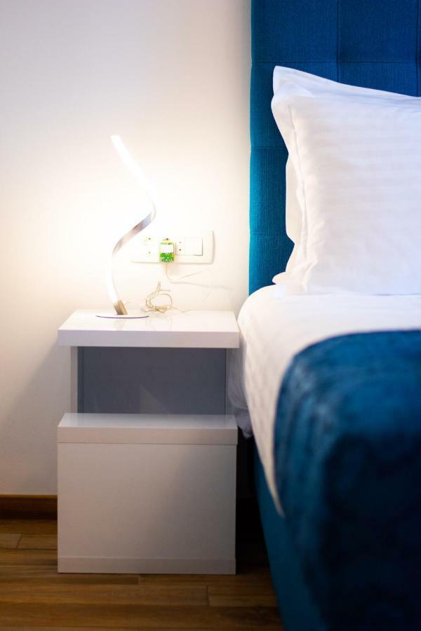 Center Luxury 3