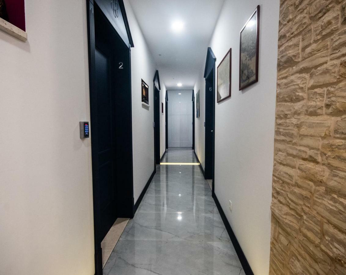 Center Luxury 3 Split
