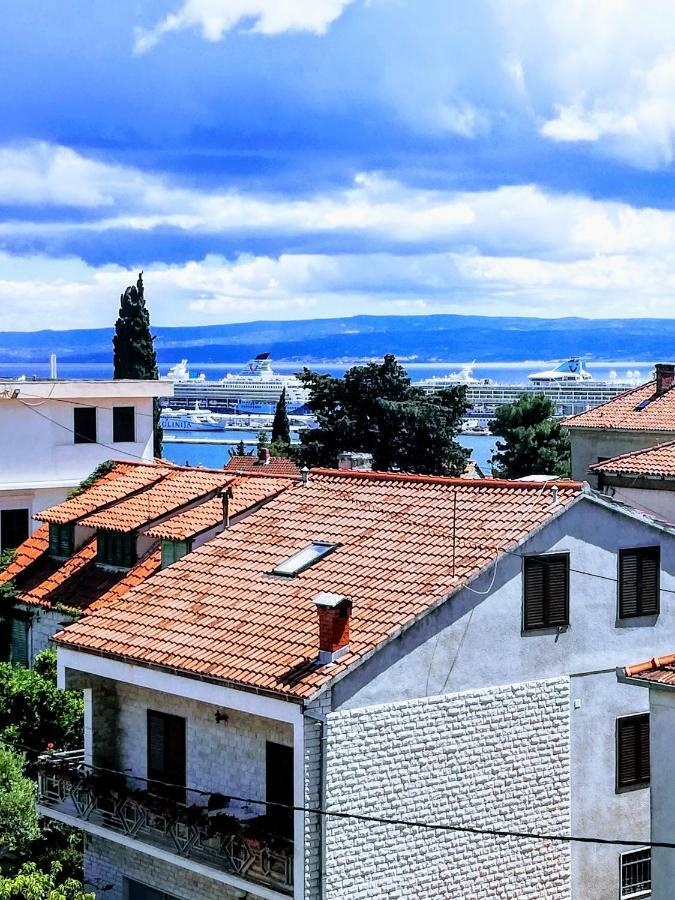 Apartment View Split