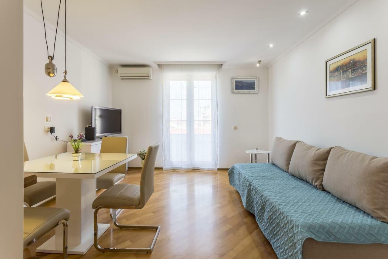 Apartment Ex Ujo *