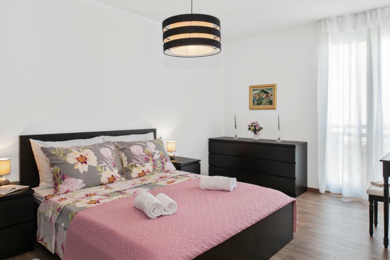 Apartment Comfortable 3-bedroom With Balcony And Fast Wi-fi - 10 Minutes From Old Town *