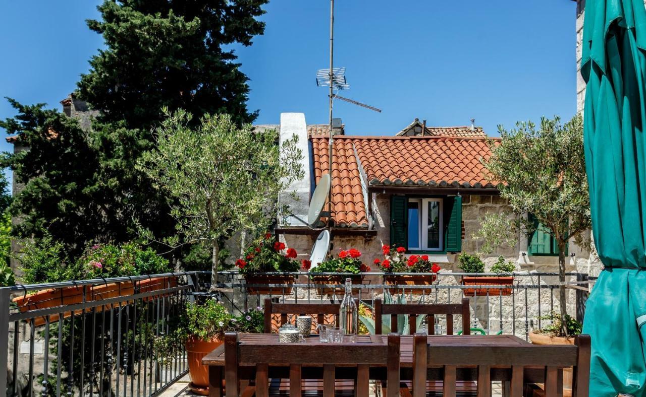 Saint Lucas * Split