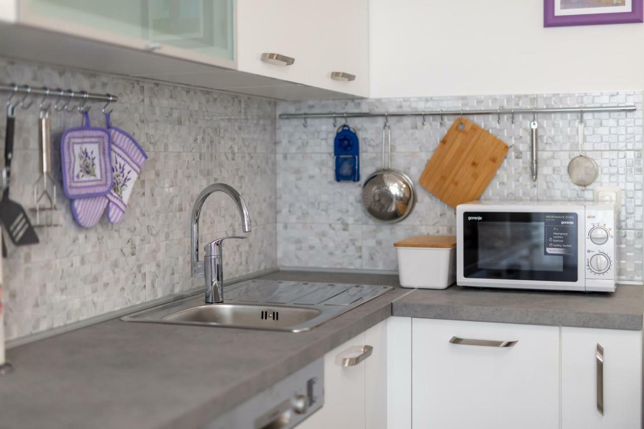 Fully Renovated Grgo Apartment *