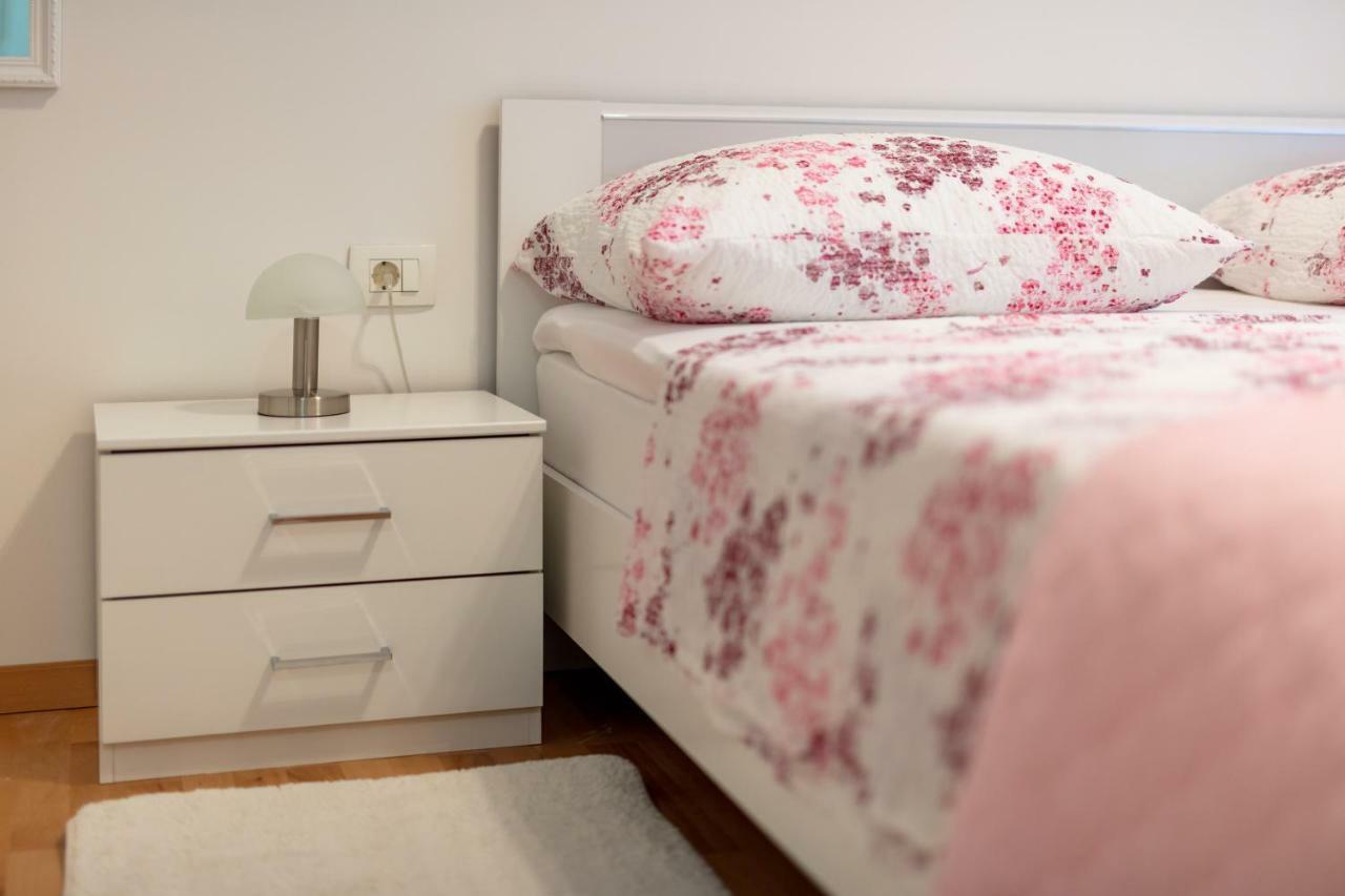 Fully Renovated Grgo Apartment *