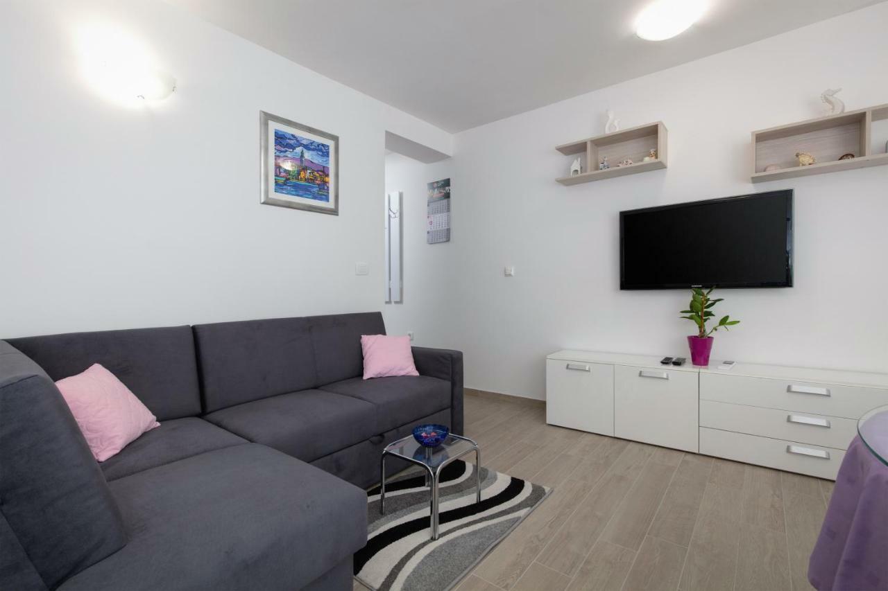 Fully Renovated Grgo Apartment