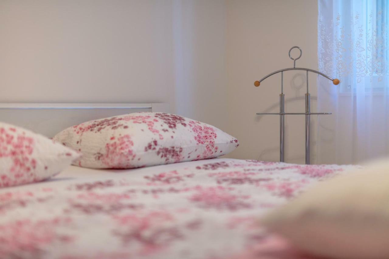 Fully Renovated Grgo Apartment *