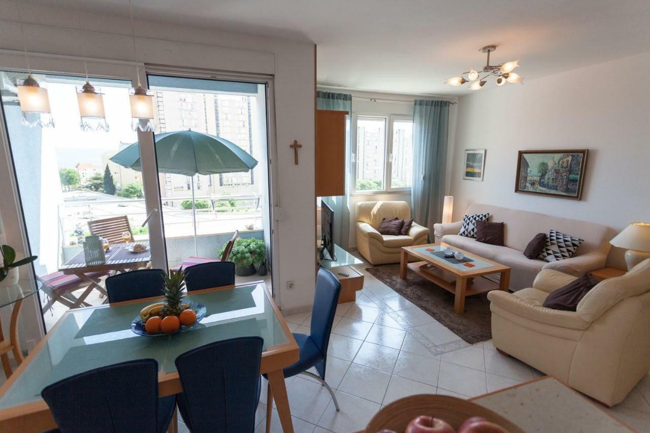 Exclusive Sea View Apartment *