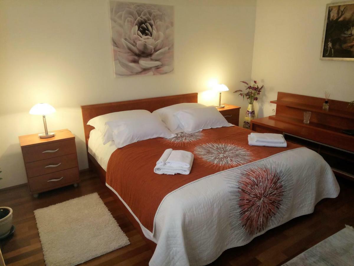 Tiha Apartment Split
