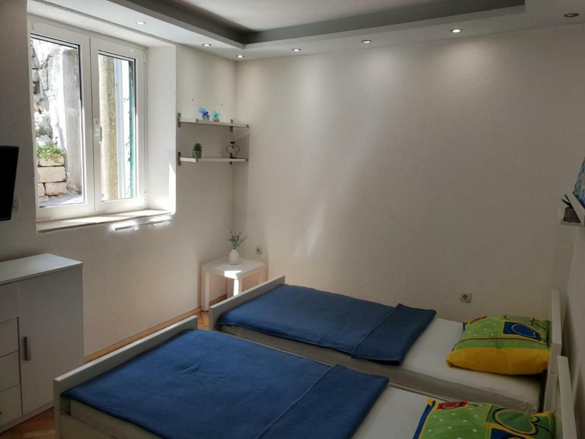Apartment Split *