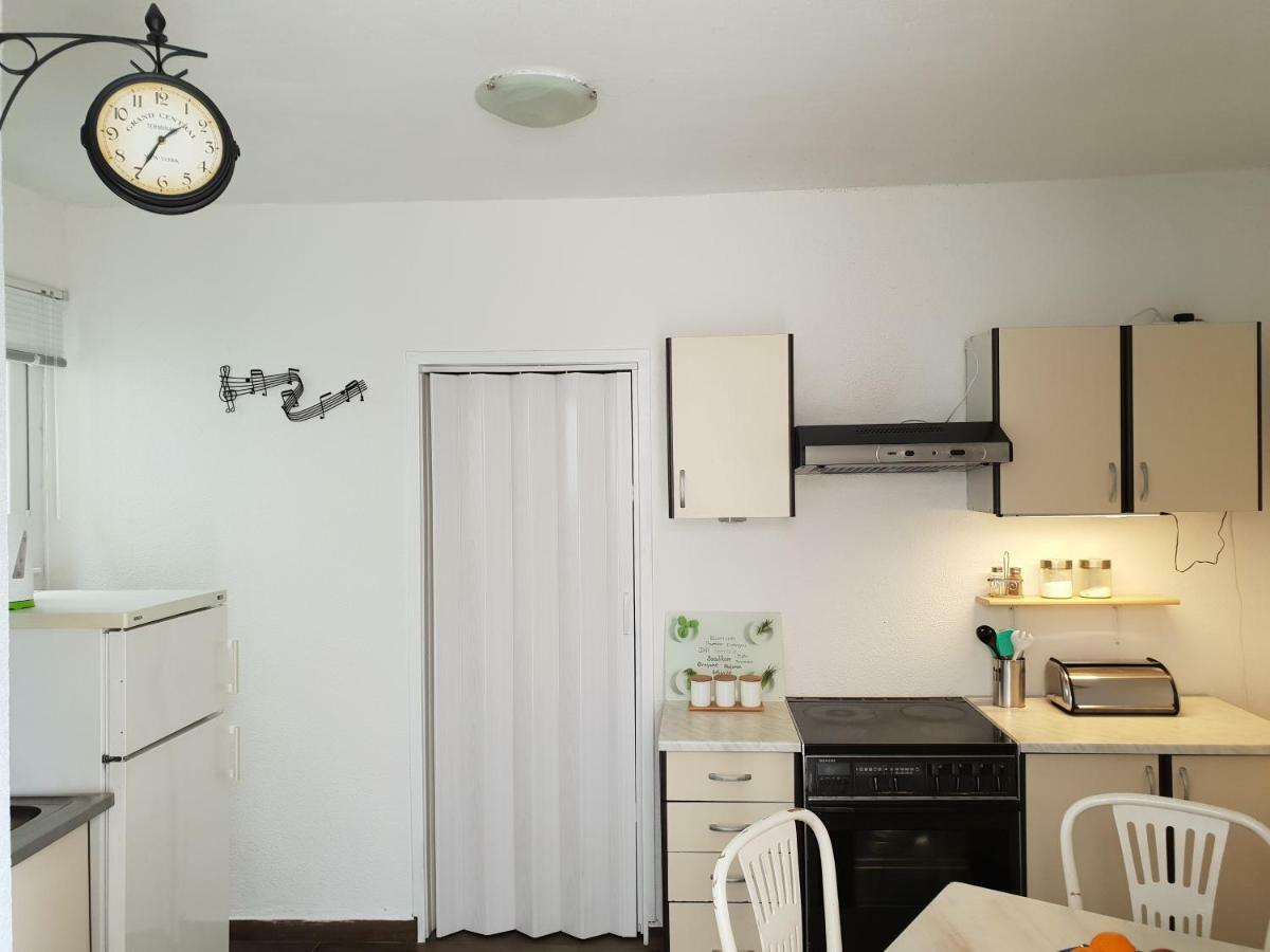 Apartment Split *