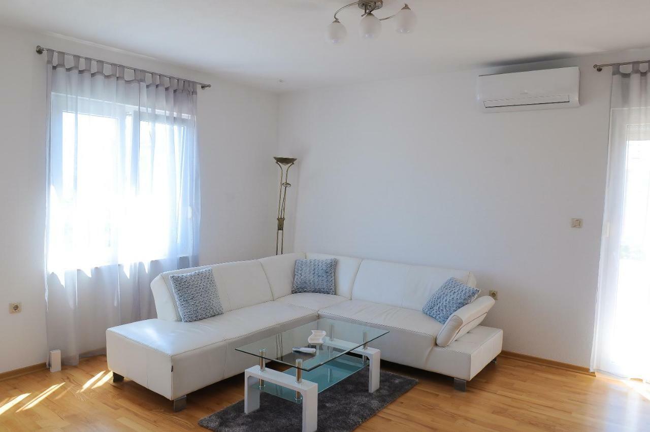 Apartment Neva