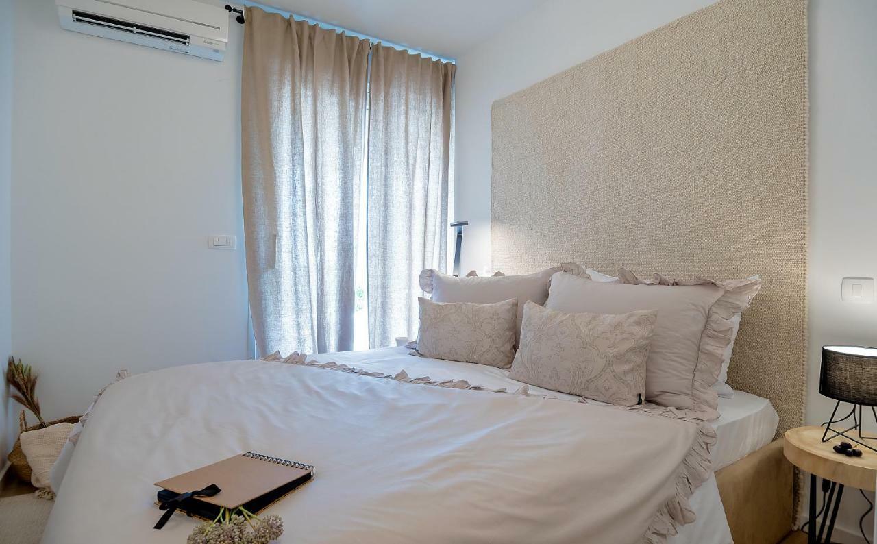 Apartment The Pleasurist - With Private Heated Pool And Terrace