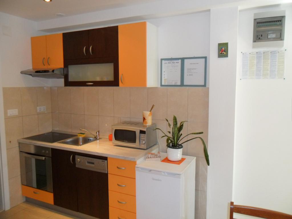 Dube Apartment Split