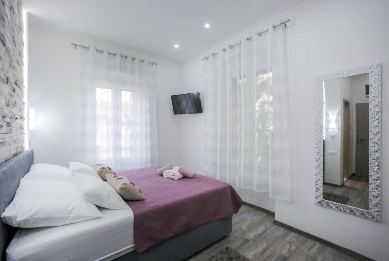 D&d In Centre Guest house