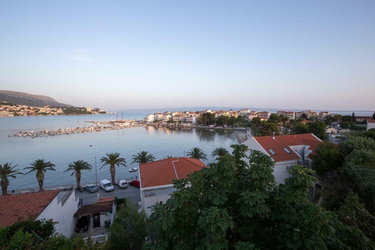 Viki * Split