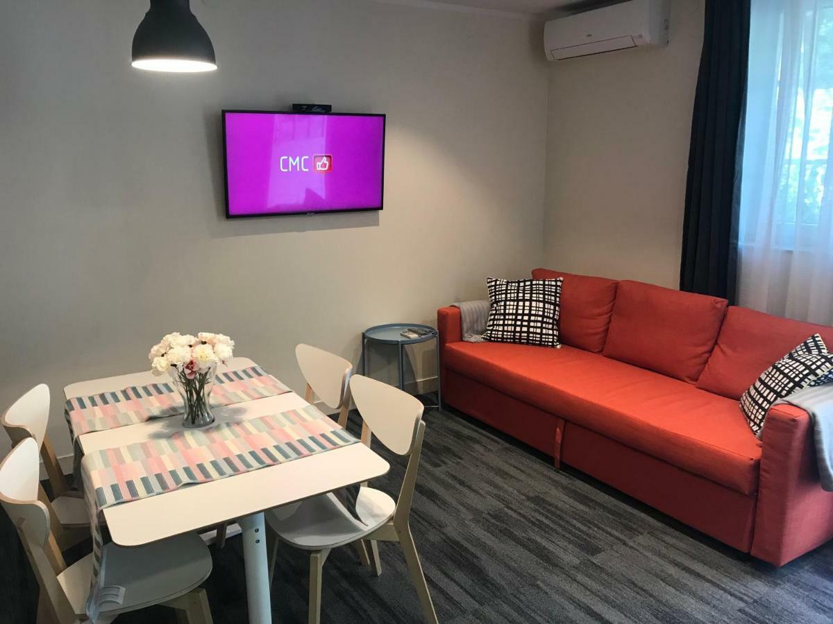 One Bedroom Apartment *