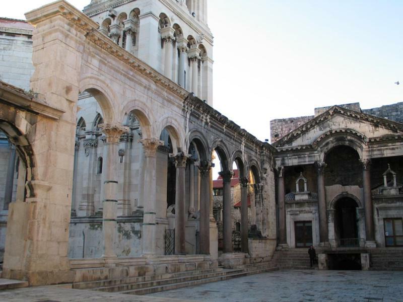 Ana * Split