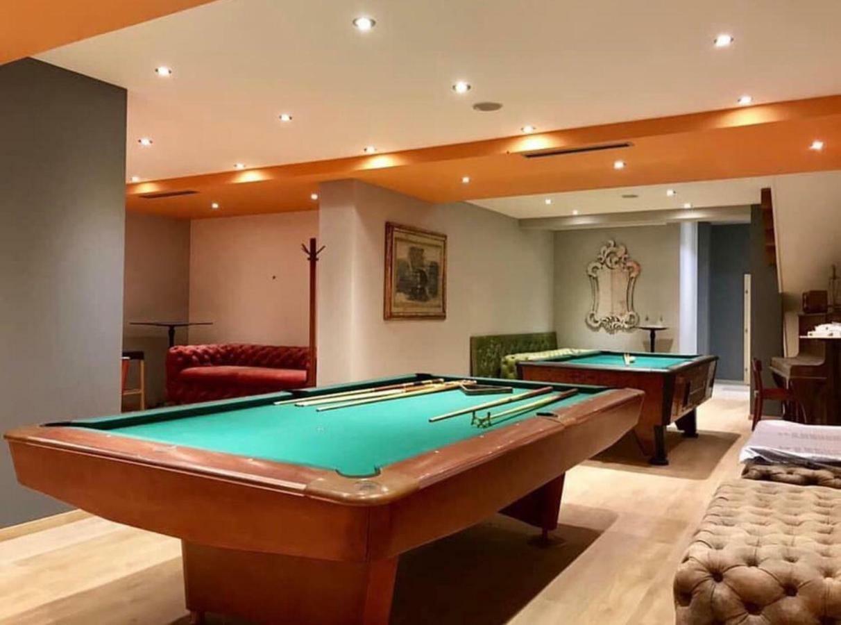 Bowling Hostel *