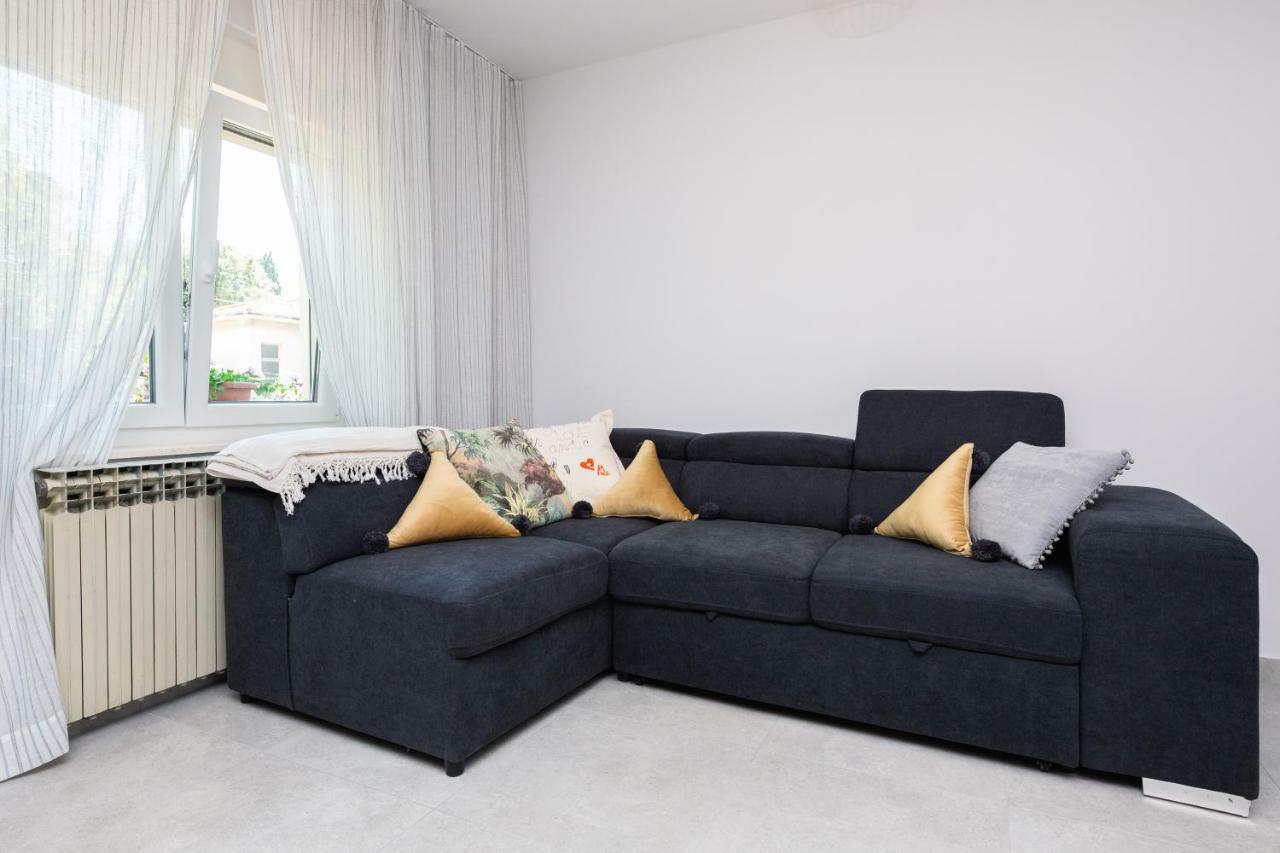 Pavone - Private Parking Apartamento