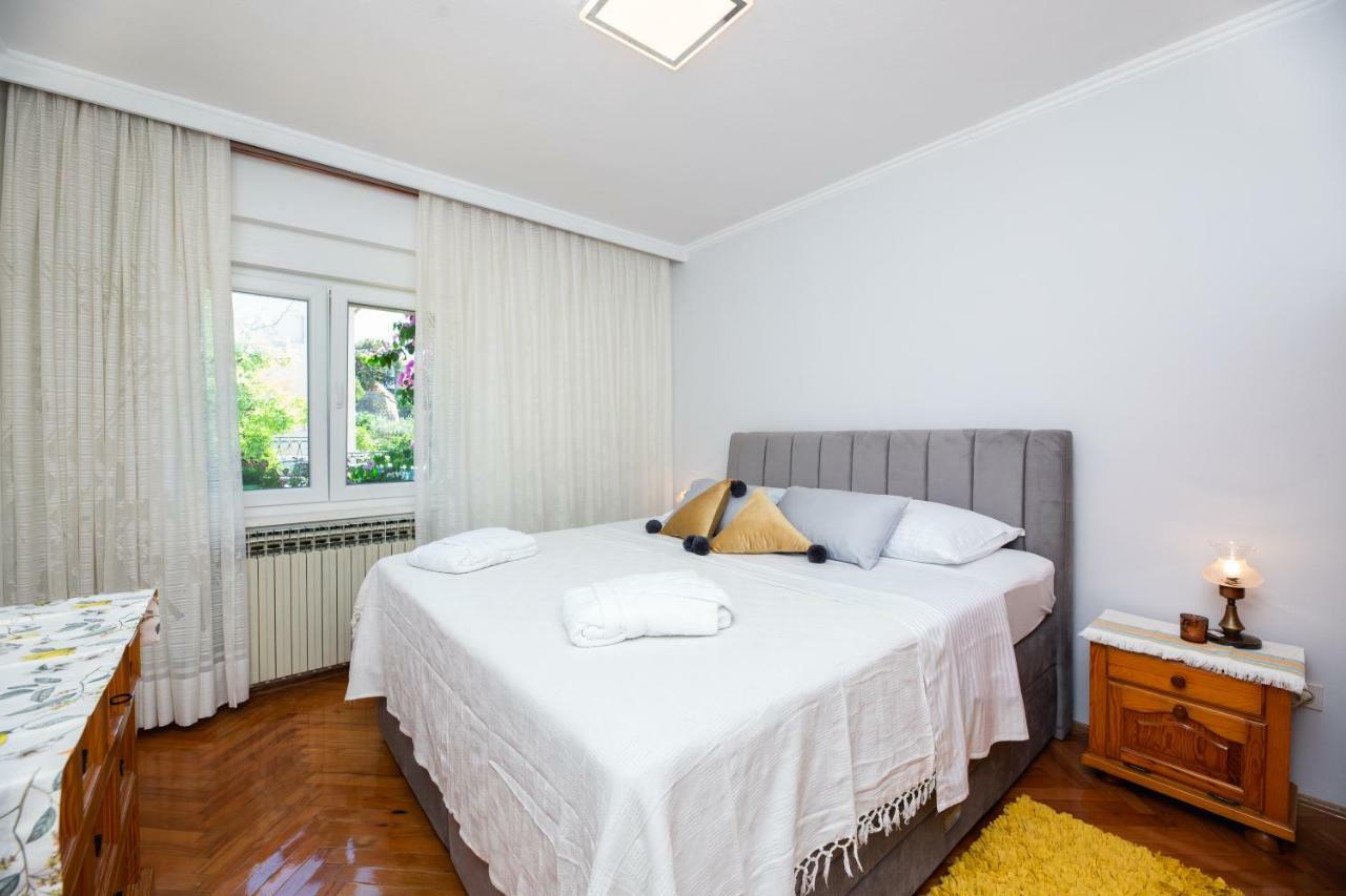 Pavone - Private Parking Apartamento
