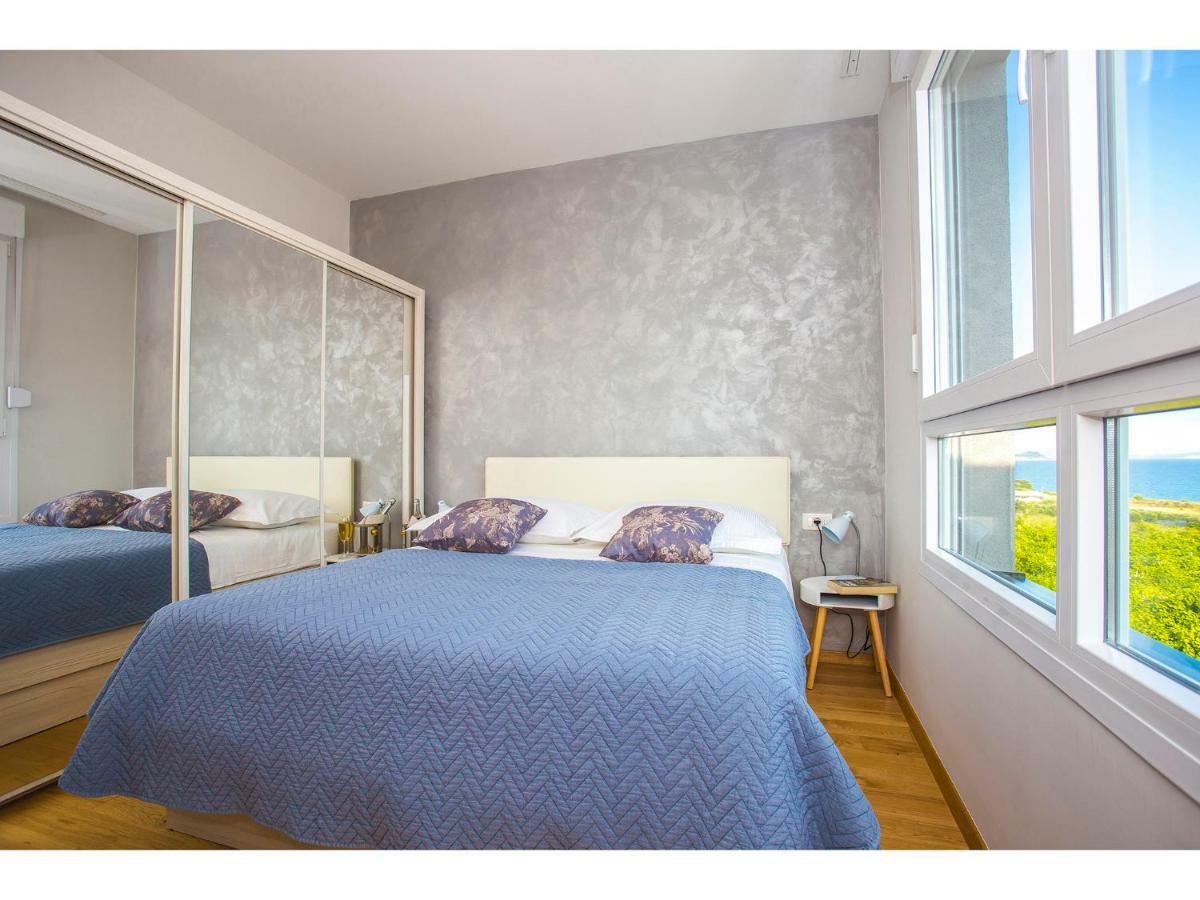 Uma Apartment Split