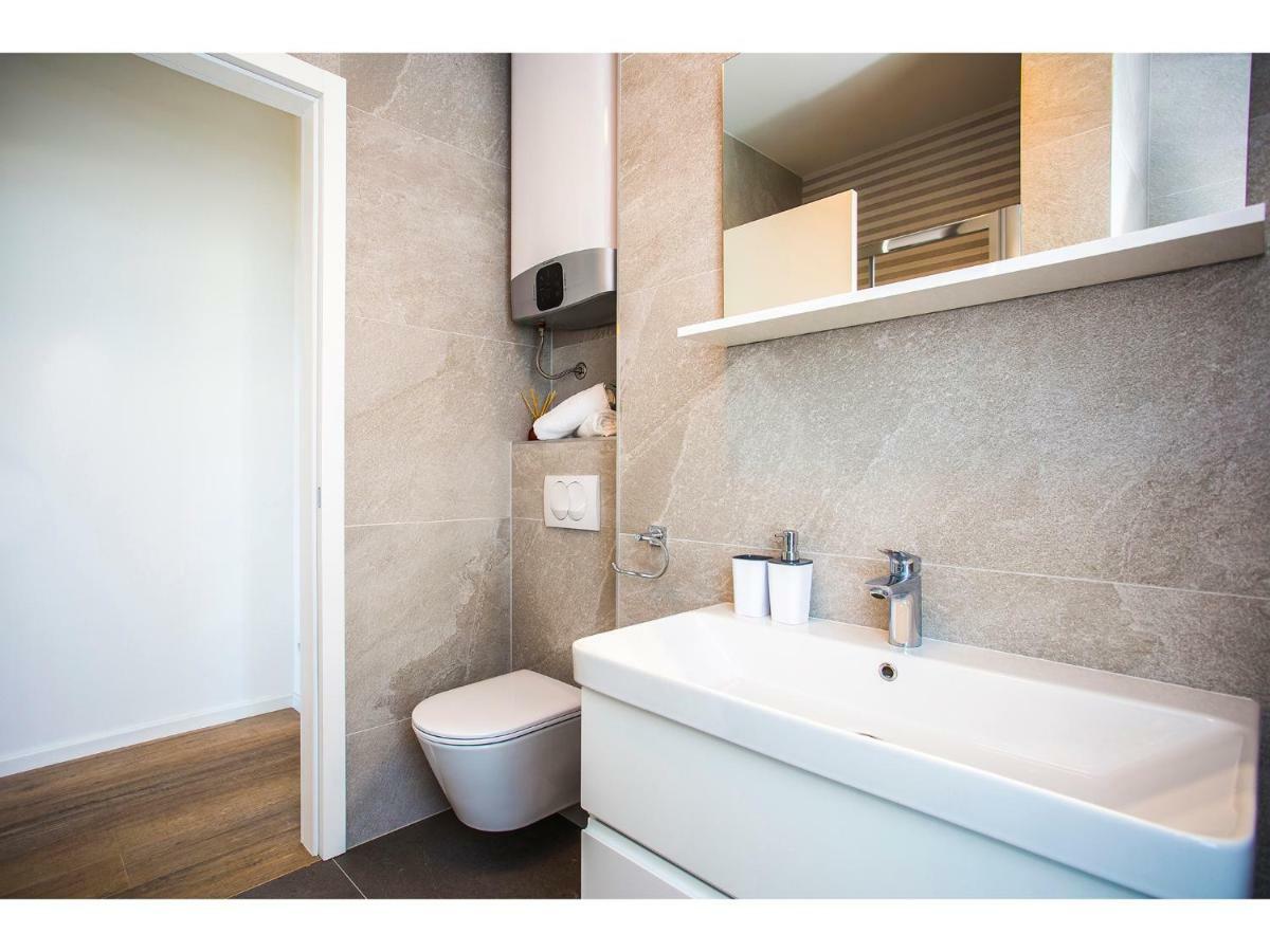 Apartment Uma *