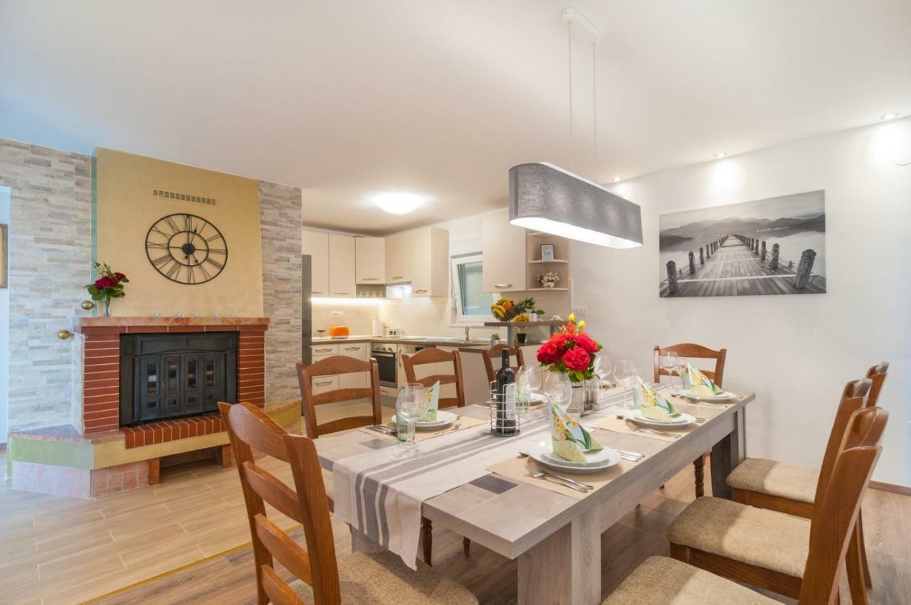 Apartman Braavos **** Apartment *