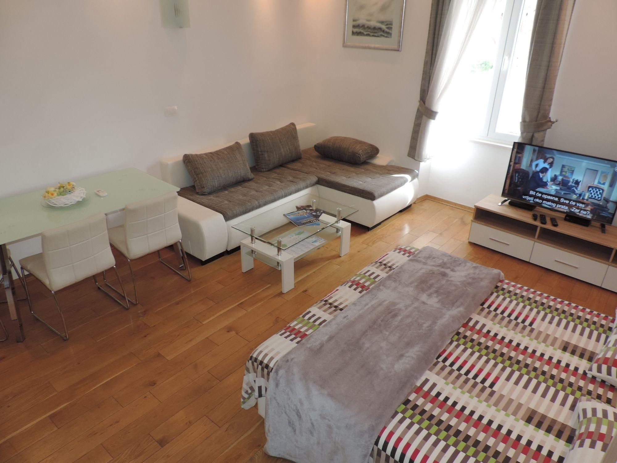 Ani Apartment
