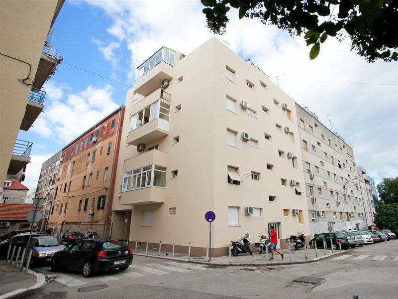 Apartment 4 You In