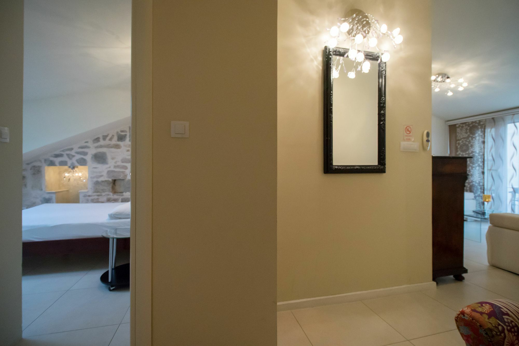 Apartman Tin *