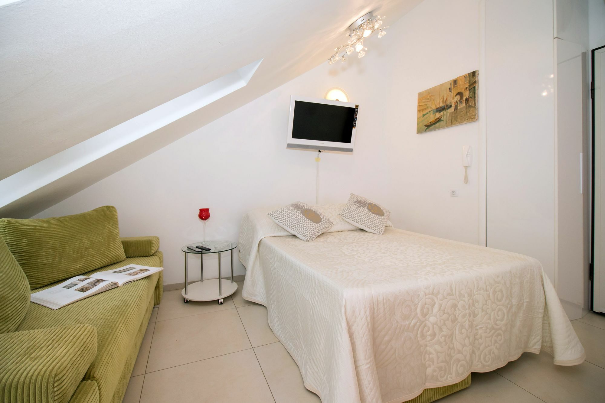 Apartman Tin *