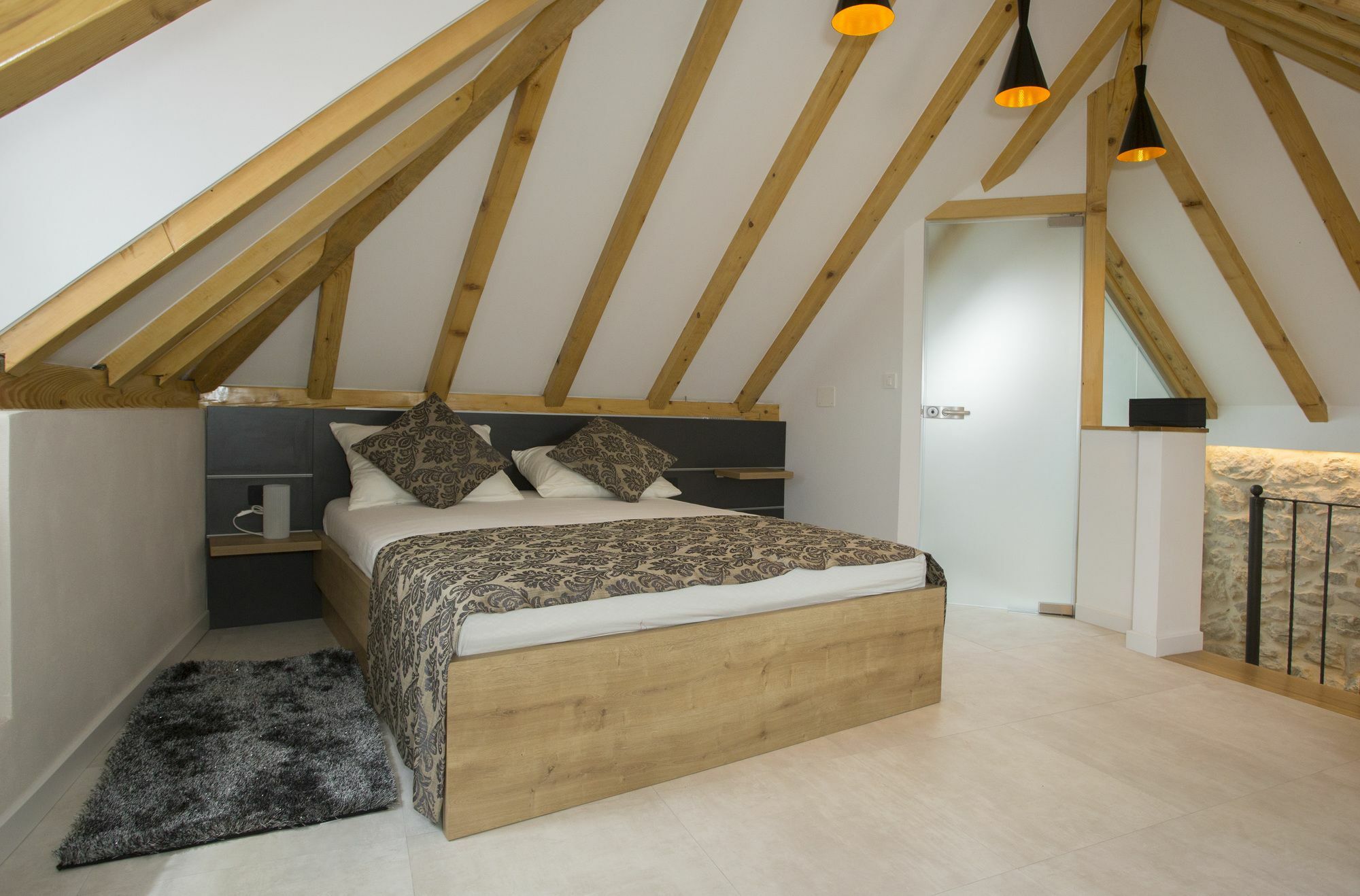 Apartment Situs Split