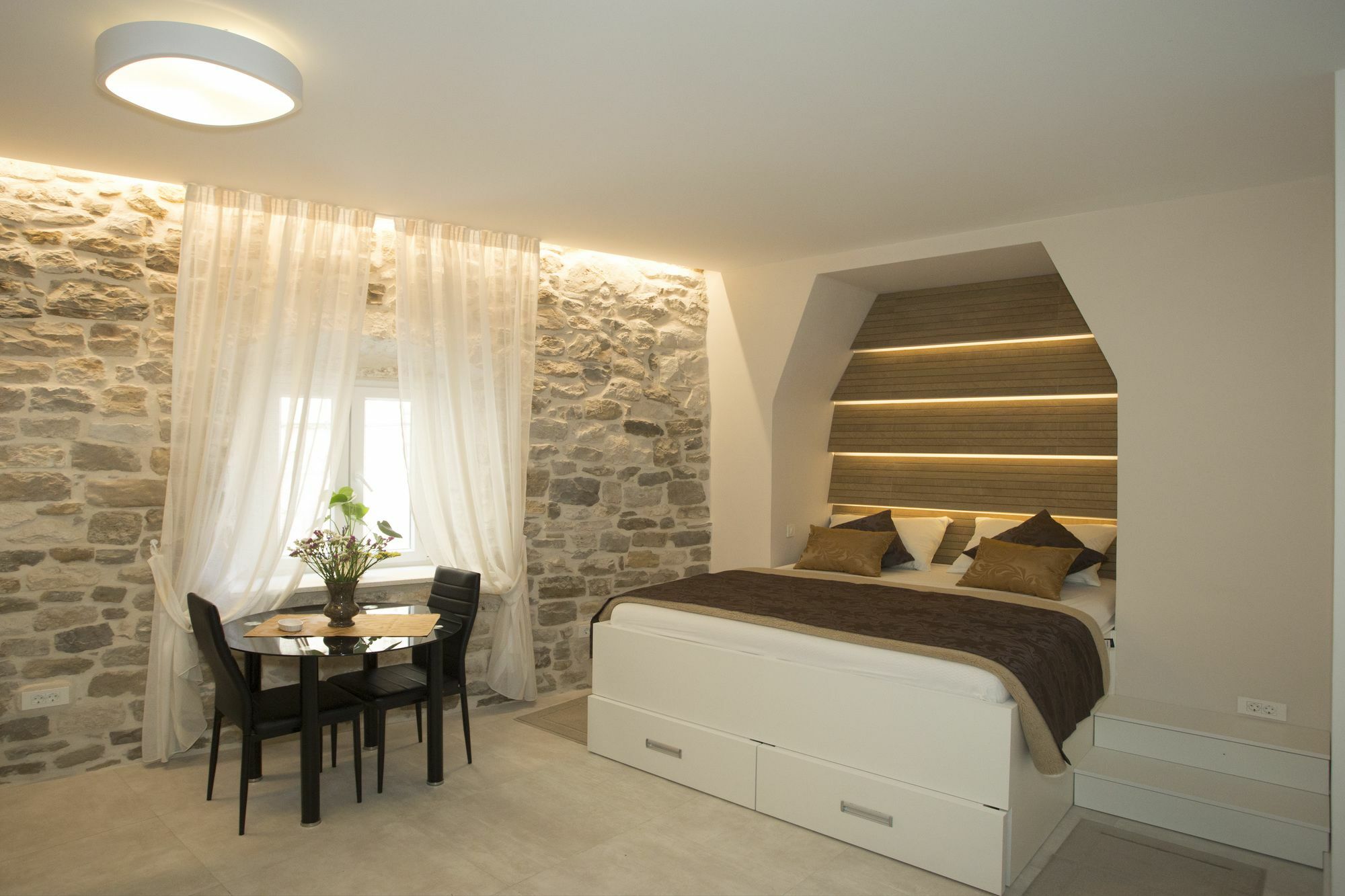 Apartment Situs Split