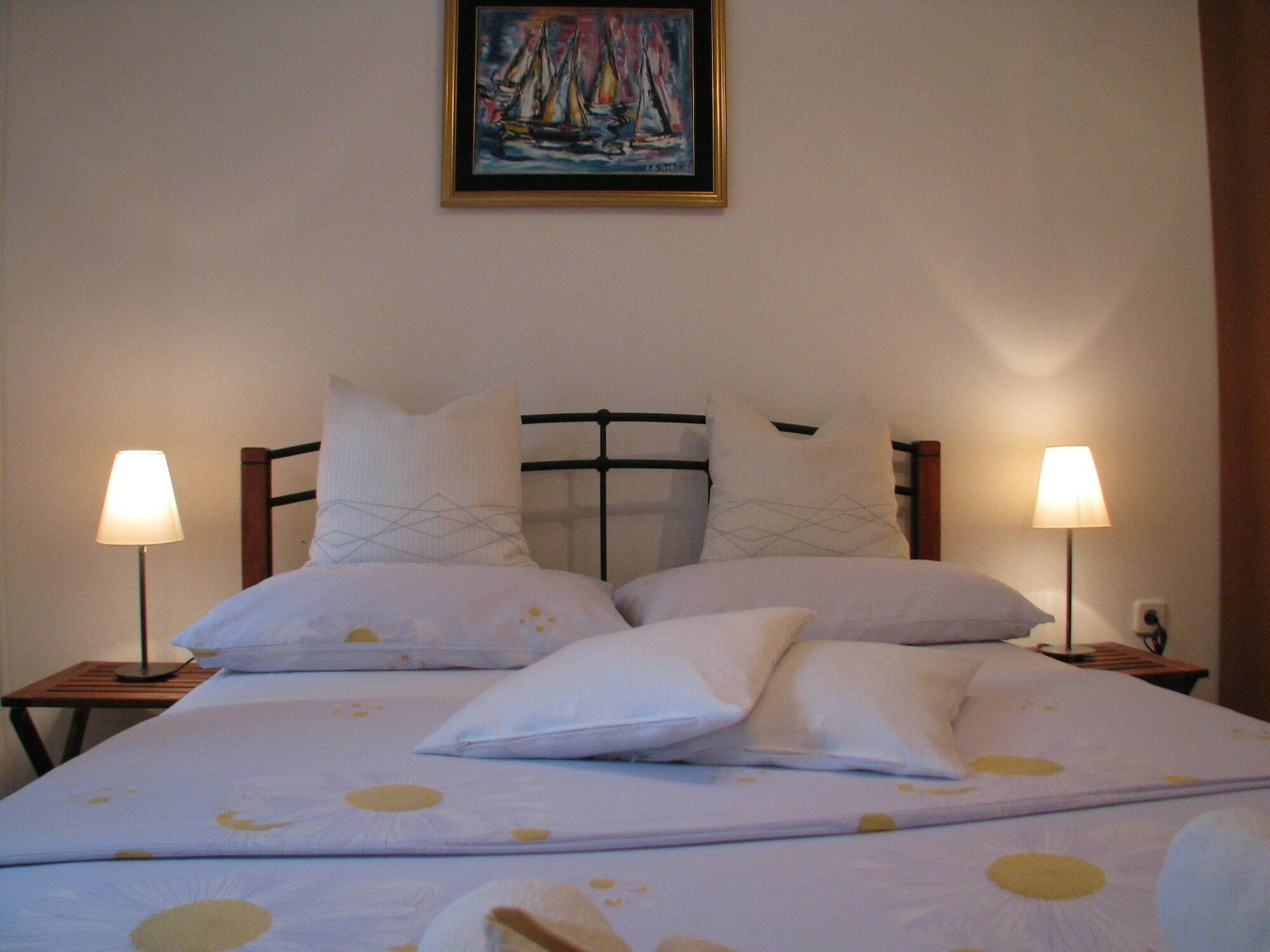 Guest house Center 3*
