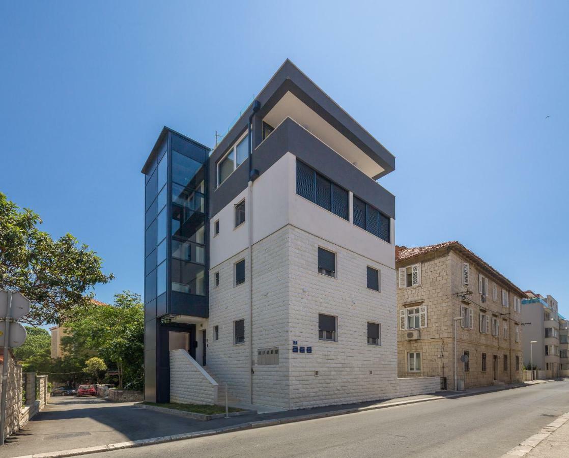 Muller Apartment Split