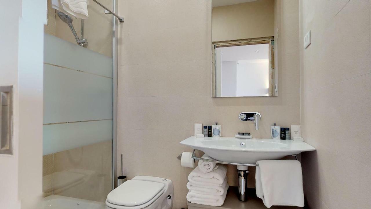 Guest house Riva Apartments 4*