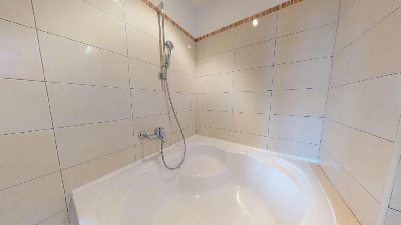 Guest house Riva Apartments 4*