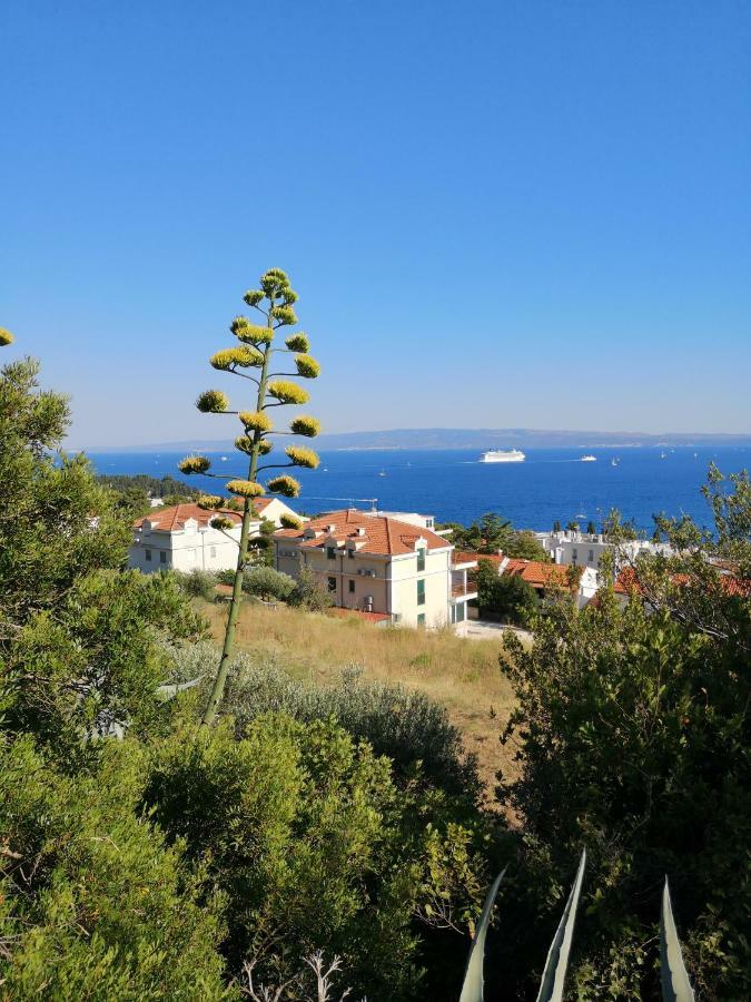 Sun Place * Split