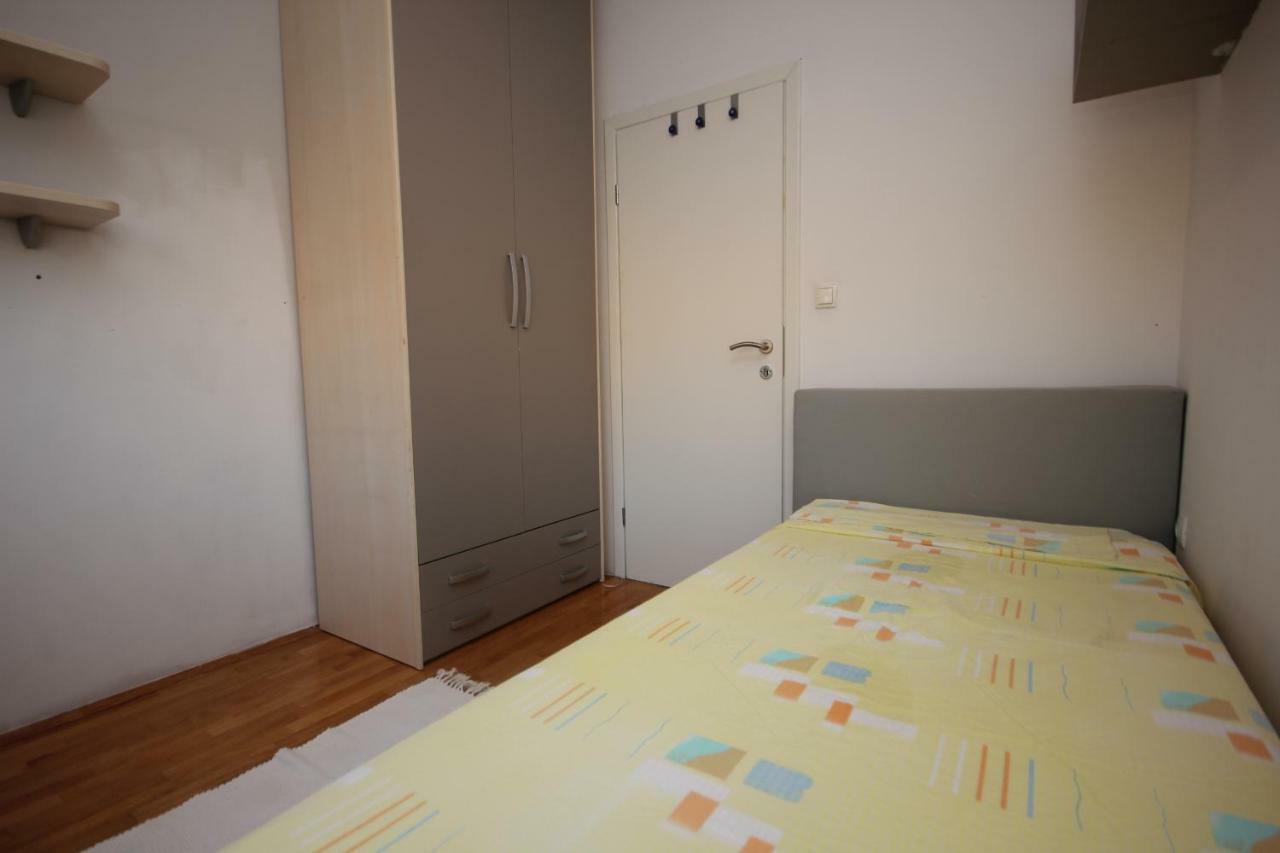 Apartment Karlo Near The Beautiful Znjan