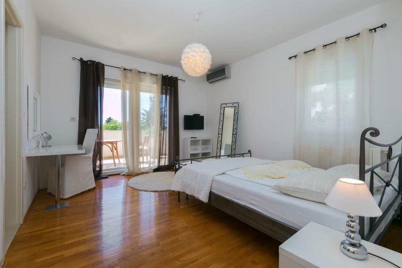 Luxury Apartments Klara Bed & Breakfast 5*