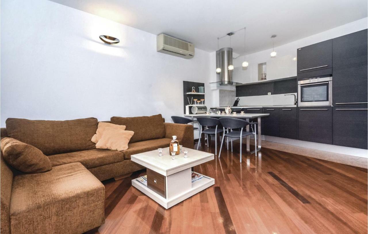 Nice Apartment In Split With Wifi * Split