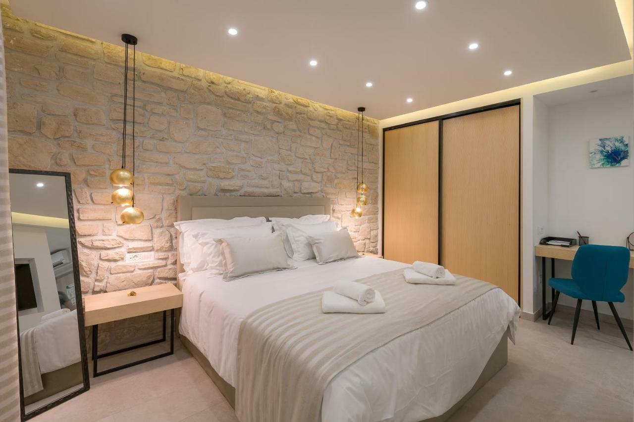 Lyra Apartment Split