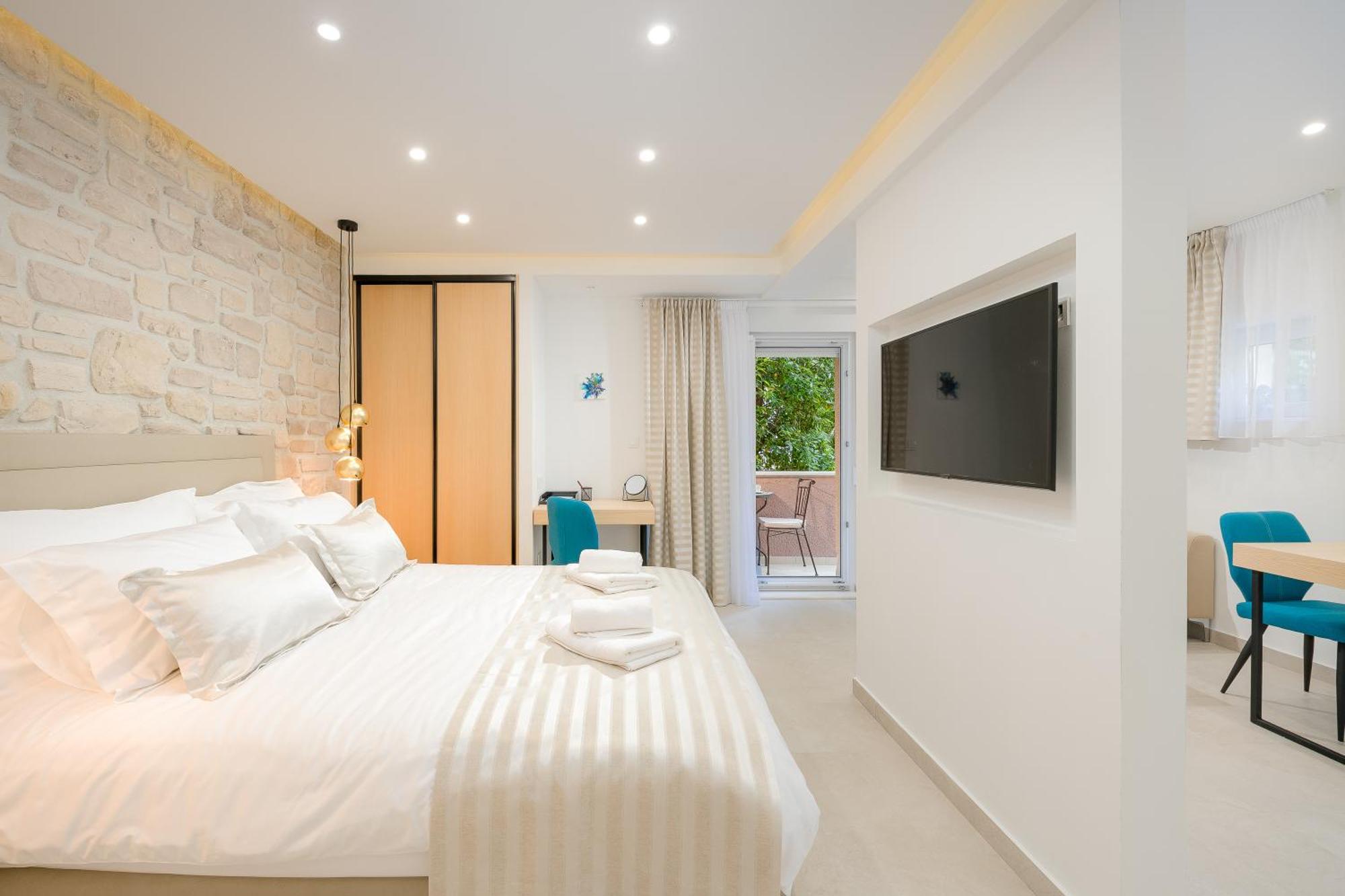 Lyra Apartment